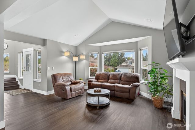 2215 37th Court, Anacortes, WA 98221