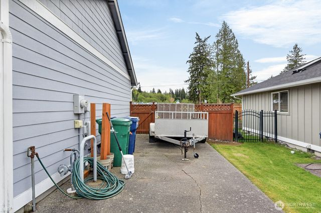2215 37th Court, Anacortes, WA 98221