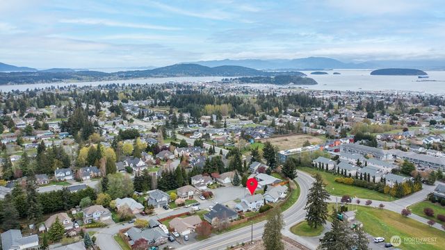 2215 37th Court, Anacortes, WA 98221