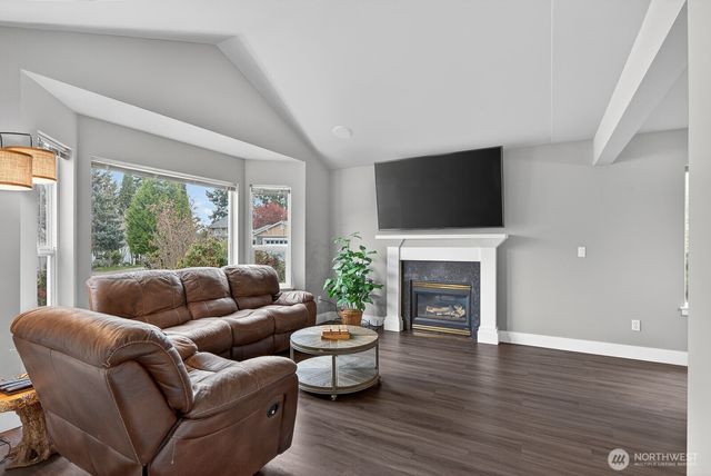 2215 37th Court, Anacortes, WA 98221