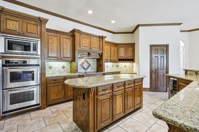 7260 Misty Glen Lane, Midlothian, TX 76065