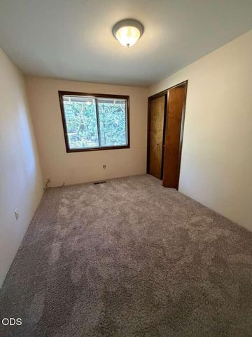 2586 Freedom Way, Medford, OR 97504