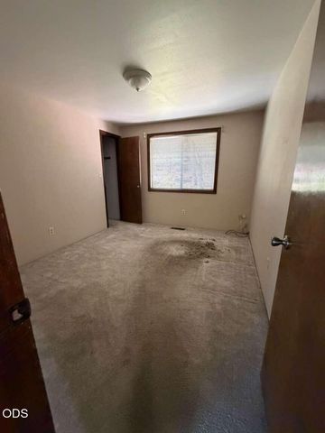 2586 Freedom Way, Medford, OR 97504