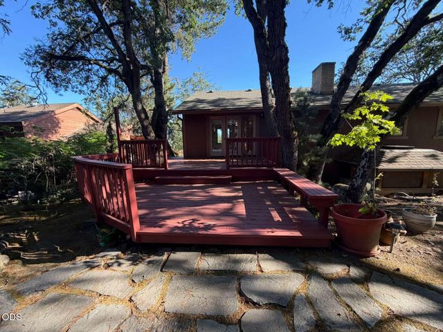 2586 Freedom Way, Medford, OR 97504
