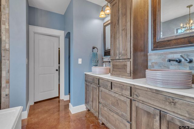 273 CR 4924, Troup, TX 75789