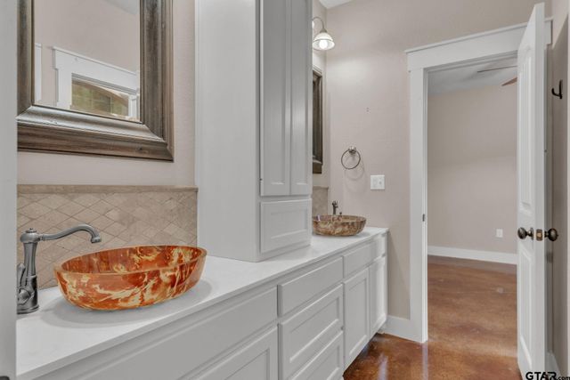 273 CR 4924, Troup, TX 75789