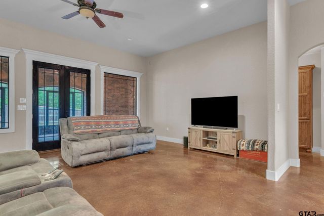 273 CR 4924, Troup, TX 75789