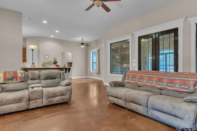 273 CR 4924, Troup, TX 75789