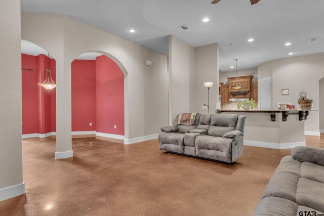 273 CR 4924, Troup, TX 75789