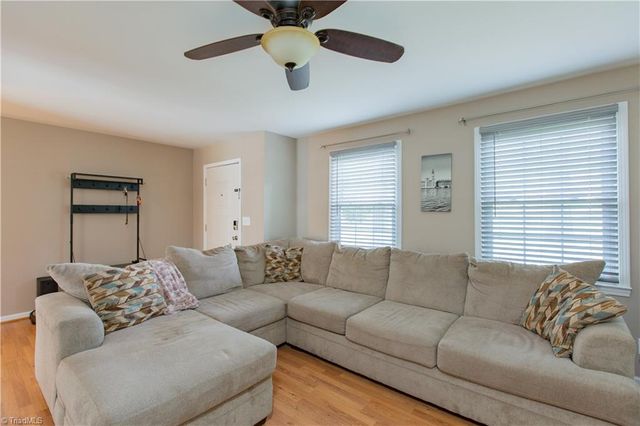5343 Mapleton Street, Clemmons, NC 27012