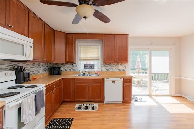 5343 Mapleton Street, Clemmons, NC 27012