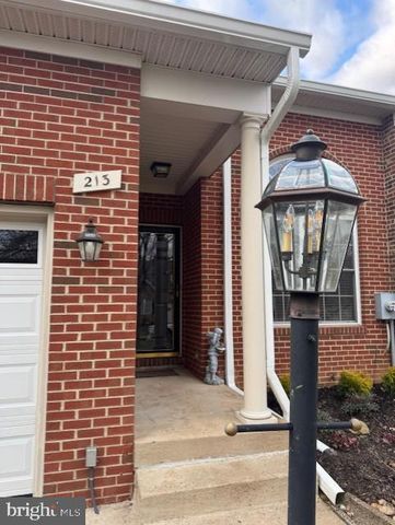 213 N VIEW CIR, Warrenton, VA 20186