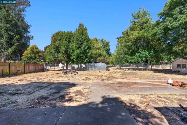 31 Laurel Ln., Richmond, CA 94803