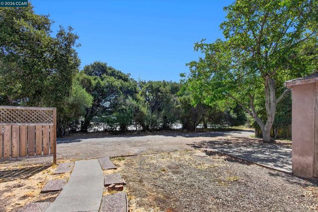 31 Laurel Ln., Richmond, CA 94803