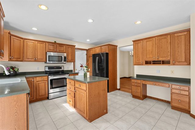 5151 Autumn Glen Street, Kalamazoo, MI 49009