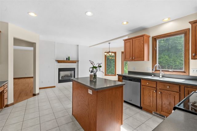 5151 Autumn Glen Street, Kalamazoo, MI 49009