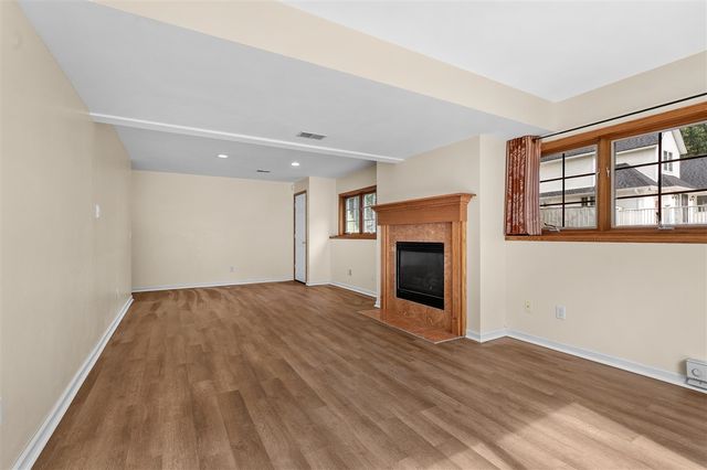 5151 Autumn Glen Street, Kalamazoo, MI 49009