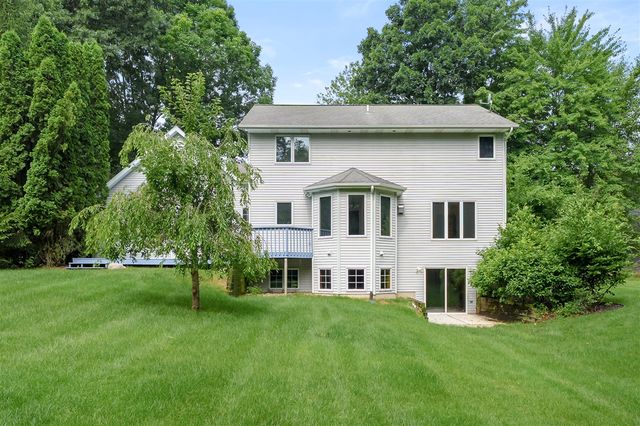 5151 Autumn Glen Street, Kalamazoo, MI 49009