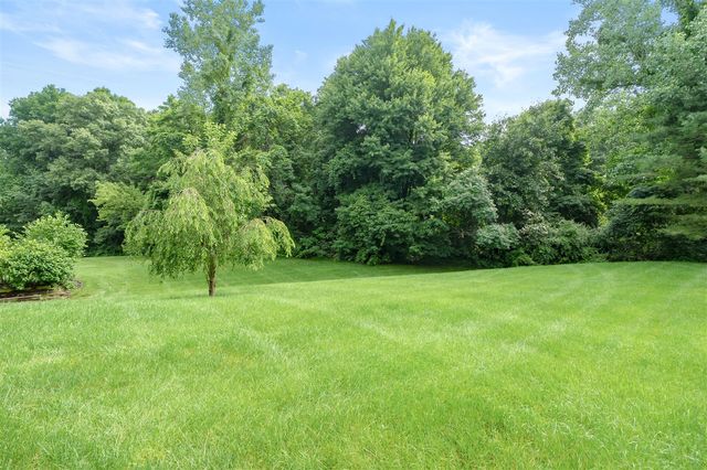 5151 Autumn Glen Street, Kalamazoo, MI 49009