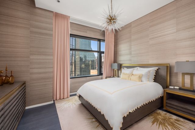 50 United Nations Plz Apt 29A, New York City, NY 10017