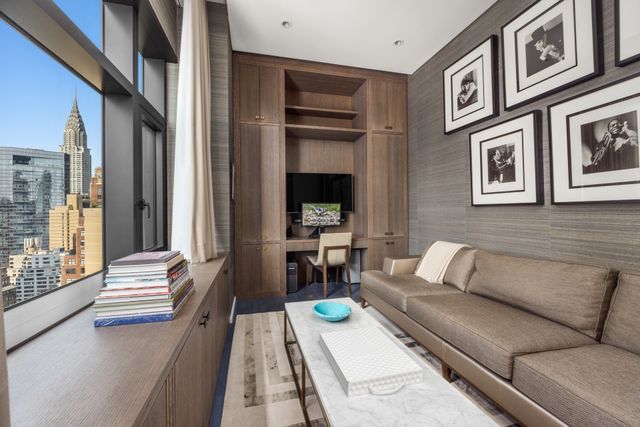 50 United Nations Plz Apt 29A, New York City, NY 10017