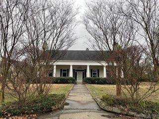 1307 W 22nd Street, Stuttgart, AR 72160