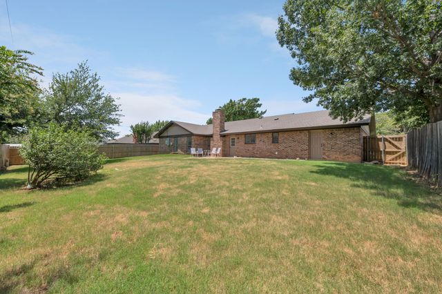 2127 Tanglewood Drive, Grapevine, TX 76051