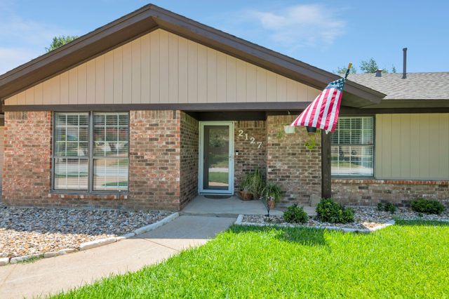 2127 Tanglewood Drive, Grapevine, TX 76051
