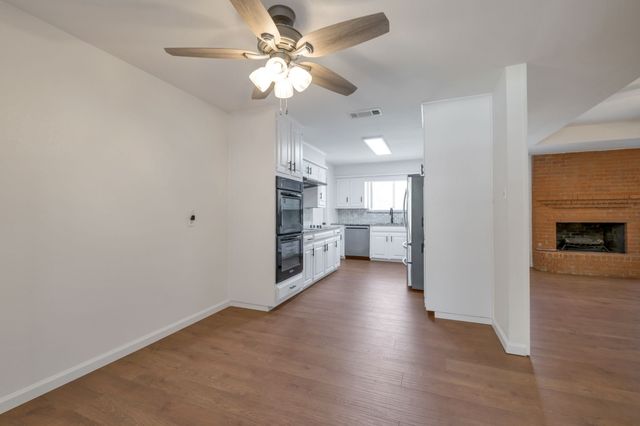 2127 Tanglewood Drive, Grapevine, TX 76051
