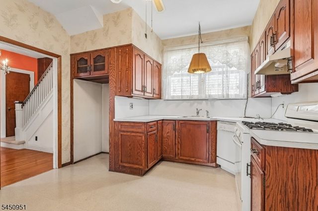 1120 Madison Hill Rd, Clark Twp., NJ 07066