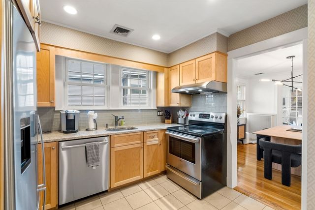99 Atwood Ave 99, Newton, MA 02460