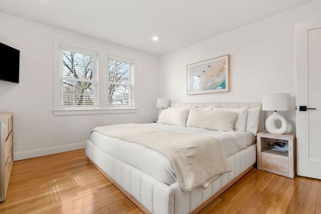 99 Atwood Ave 99, Newton, MA 02460