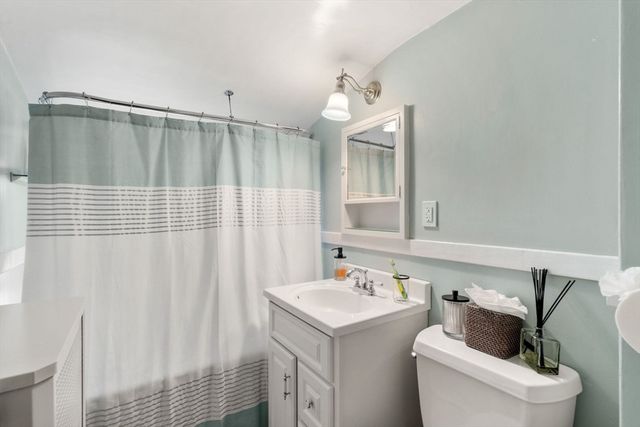 99 Atwood Ave 99, Newton, MA 02460