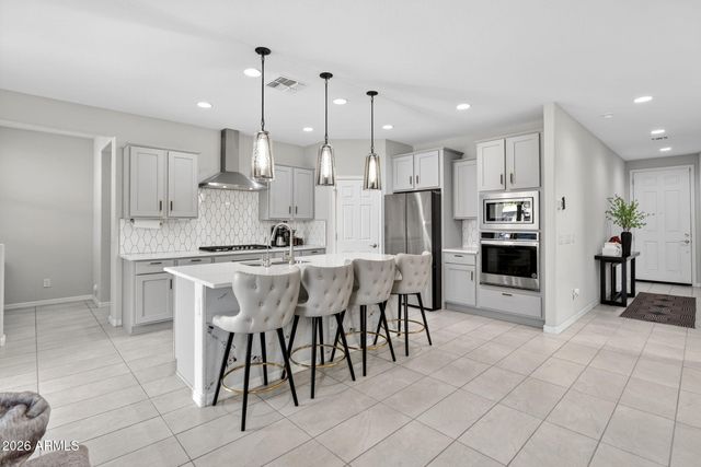 9022 W LUKE Avenue, Glendale, AZ 85305