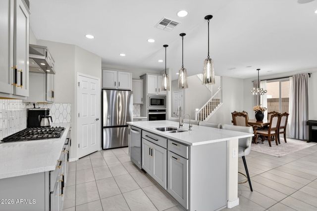 9022 W LUKE Avenue, Glendale, AZ 85305