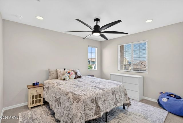 9022 W LUKE Avenue, Glendale, AZ 85305