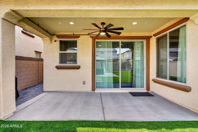 9022 W LUKE Avenue, Glendale, AZ 85305