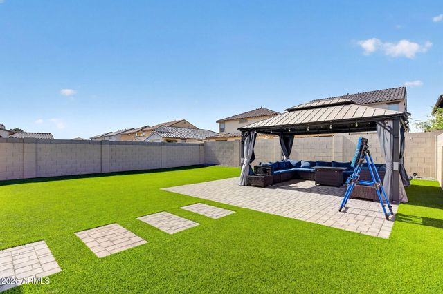 9022 W LUKE Avenue, Glendale, AZ 85305