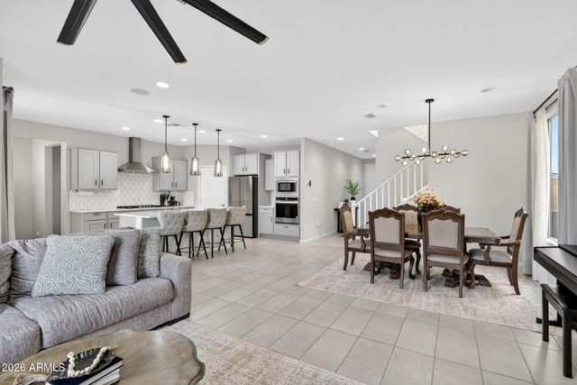 9022 W LUKE Avenue, Glendale, AZ 85305