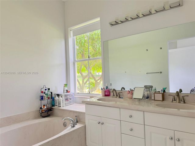 1074 Bluewood Terrace 0, Weston, FL 33327