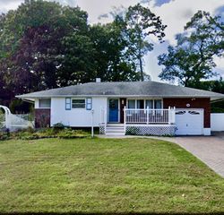 84 Marie Crescent, Commack, NY 11725