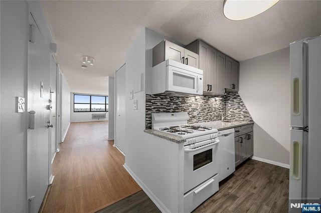 7000 Boulevard East 41L, Guttenberg, NJ 07093