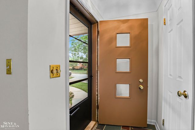 20631 Wedgewood Drive, Grosse Pointe Woods, MI 48236