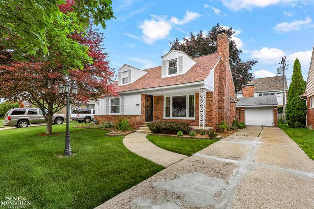 20631 Wedgewood Drive, Grosse Pointe Woods, MI 48236