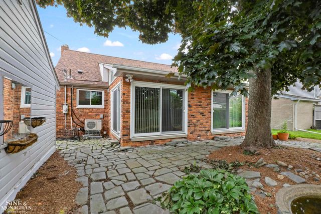 20631 Wedgewood Drive, Grosse Pointe Woods, MI 48236
