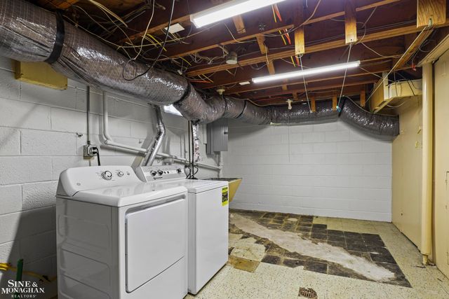 20631 Wedgewood Drive, Grosse Pointe Woods, MI 48236