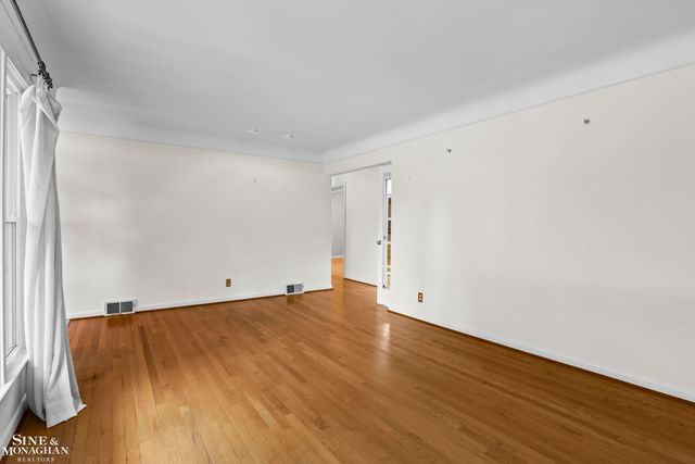 20631 Wedgewood Drive, Grosse Pointe Woods, MI 48236