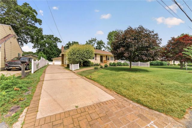 76 Burlington Boulevard, Smithtown, NY 11787