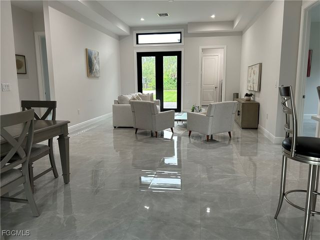 4782 8th AVE SE, Naples, FL 34117