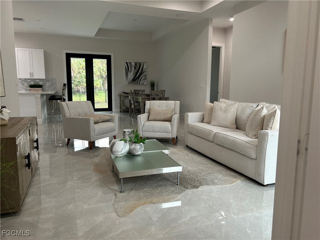 4782 8th AVE SE, Naples, FL 34117